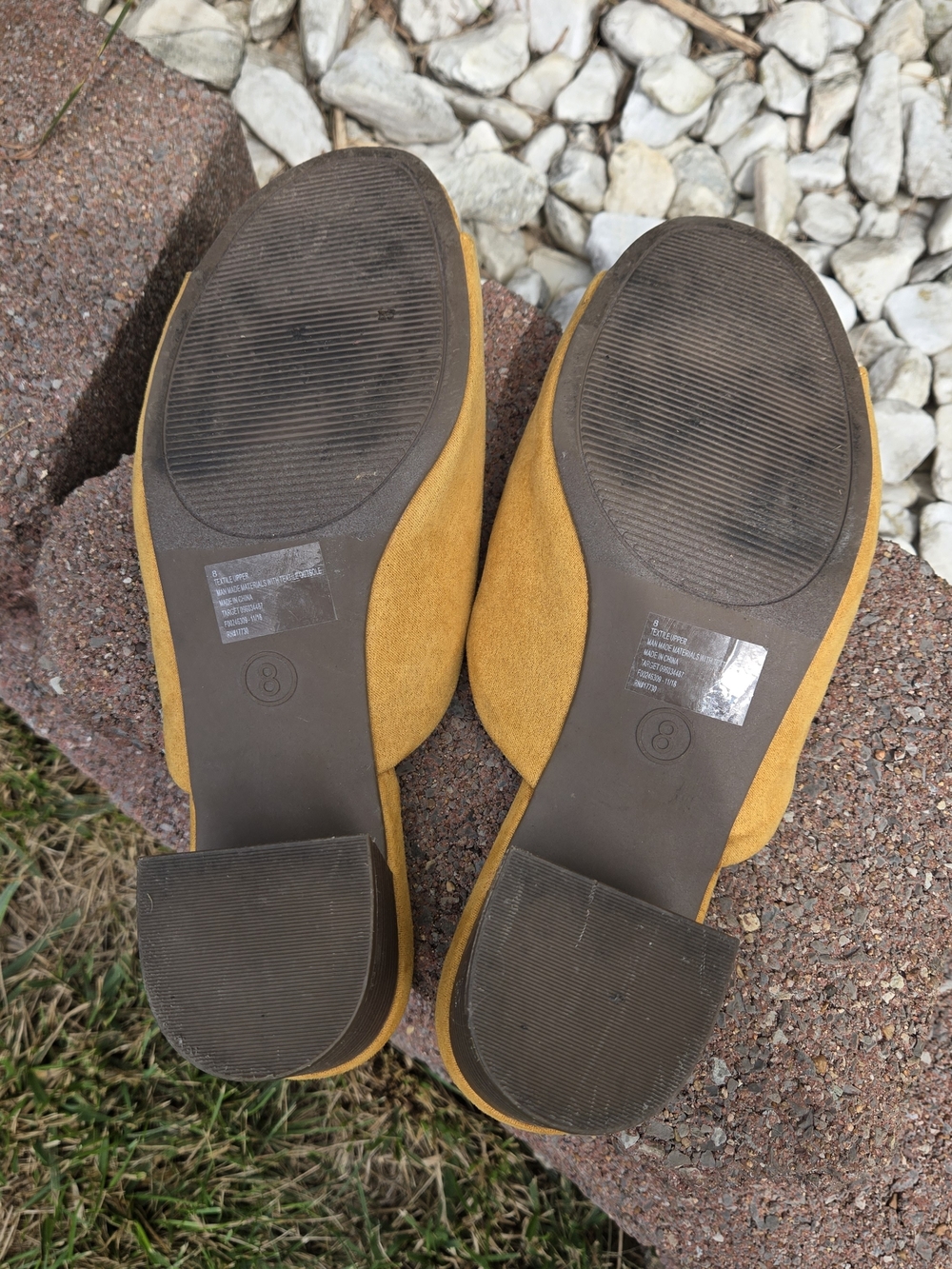 Universal Thread Mustard Yellow Suede Open Toe Block Heel Mule Sandals Size 8 - Picture 4 of 5